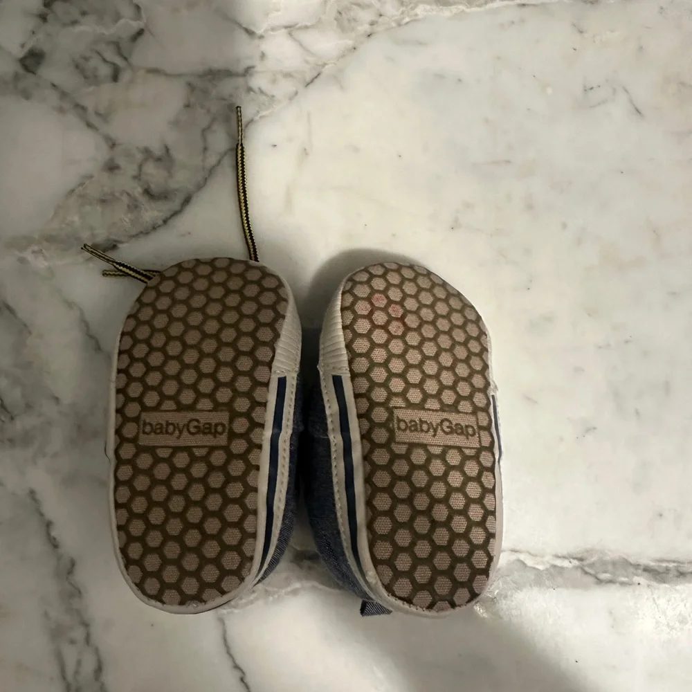 $12‎ ADD ON baby gap! Tiny baby crib shoes blue 3-6M Janie and Jack Zara
